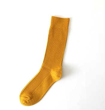 Yellow socks by Tabio