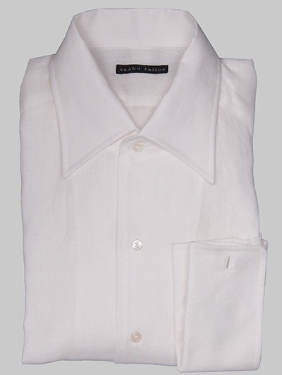「麻布テーラー」の白いリネン・シャツ